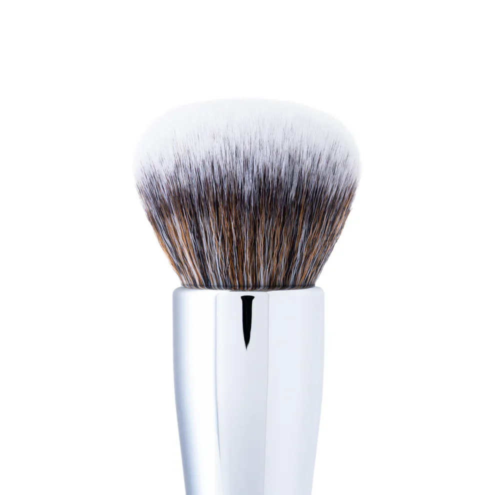 By Caitlyn BYC02 Kabuki Foundation Luxe Brush - Image 3