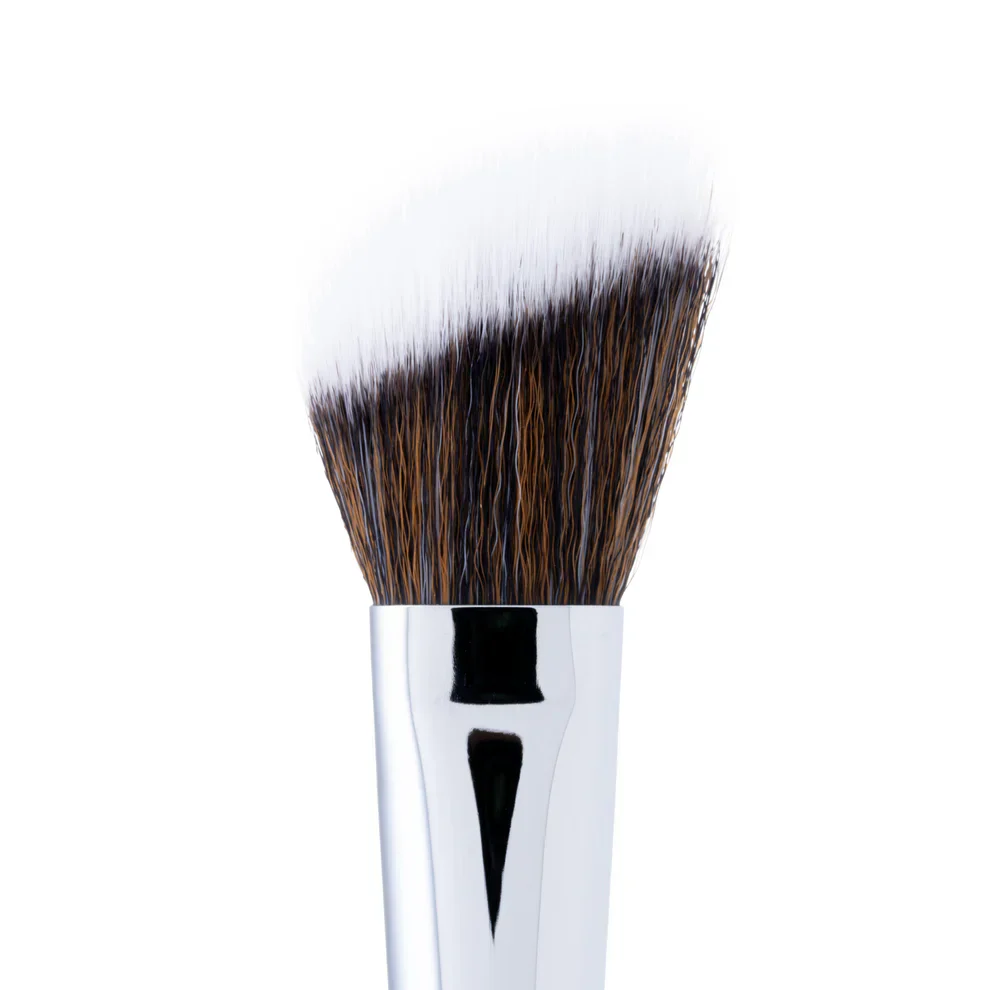By Caitlyn BYC05 Duo-Fibre Angled Cheek Brush - Image 3
