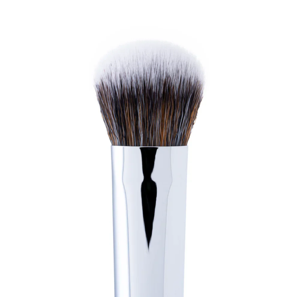 By Caitlyn BYC06 Dense Finishing Brush - Image 3